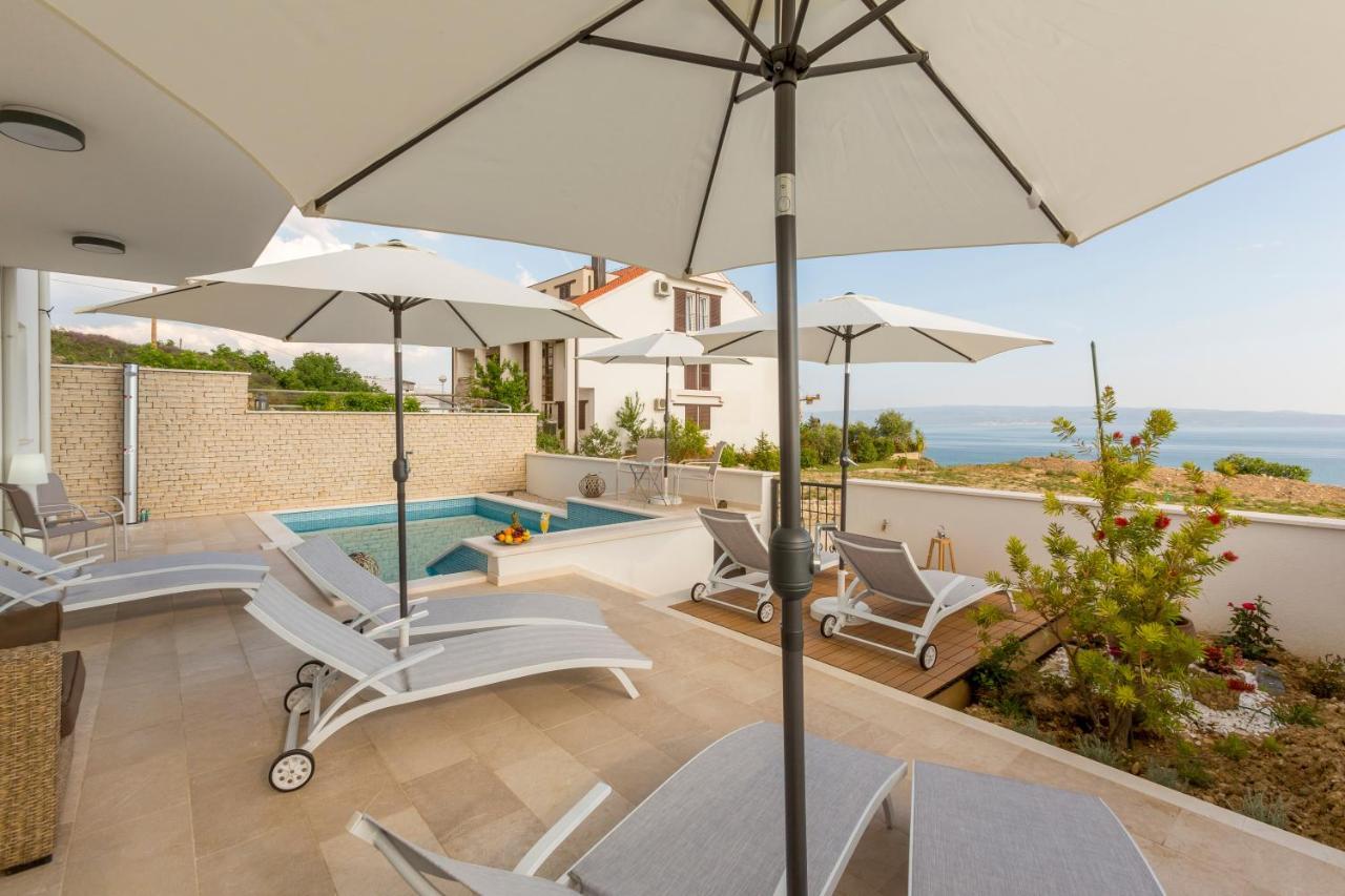 Luxury Villa Bello Horizonte With Swimming Pool Split Exterior photo